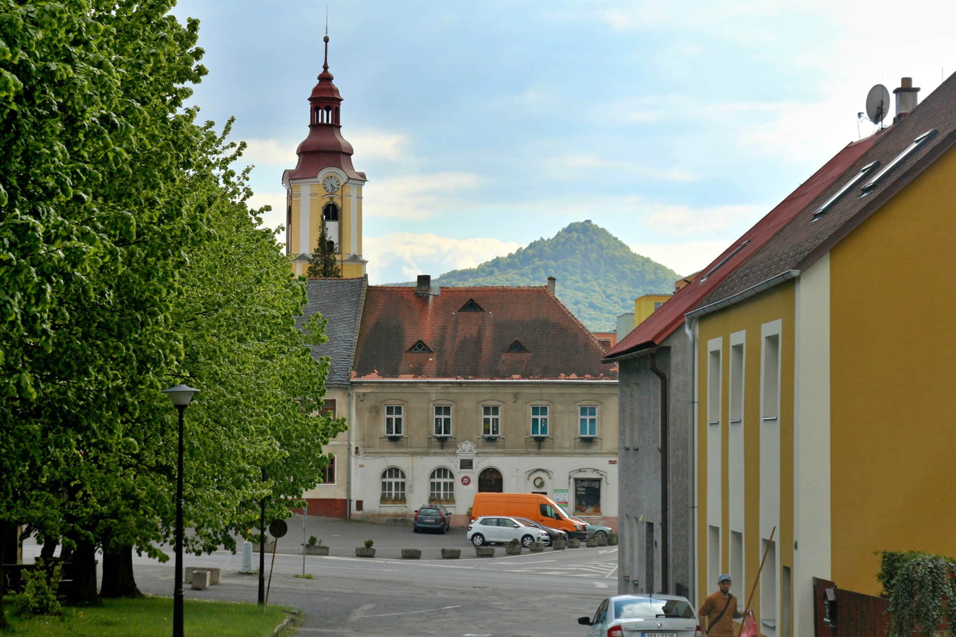 Demolice nádražní budovy
